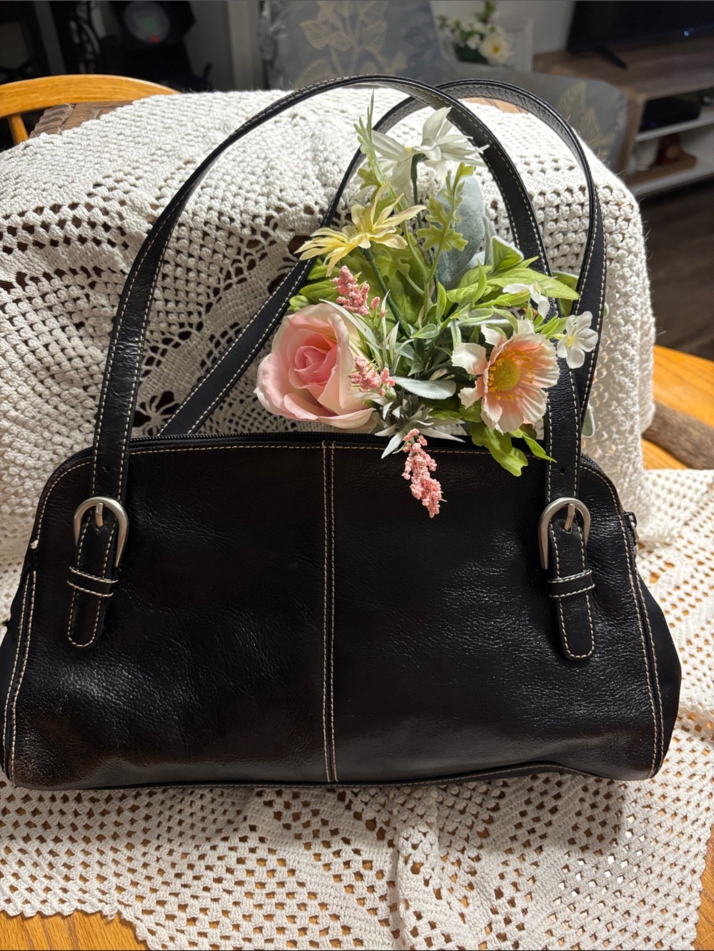 Franco Sarto Black Leather Shoulder Bag with Contrast Stitching
